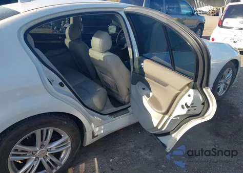 2013 Infiniti G37 Journey z USA, uszkodzony, nr VIN JN1CV6AP9DM710612